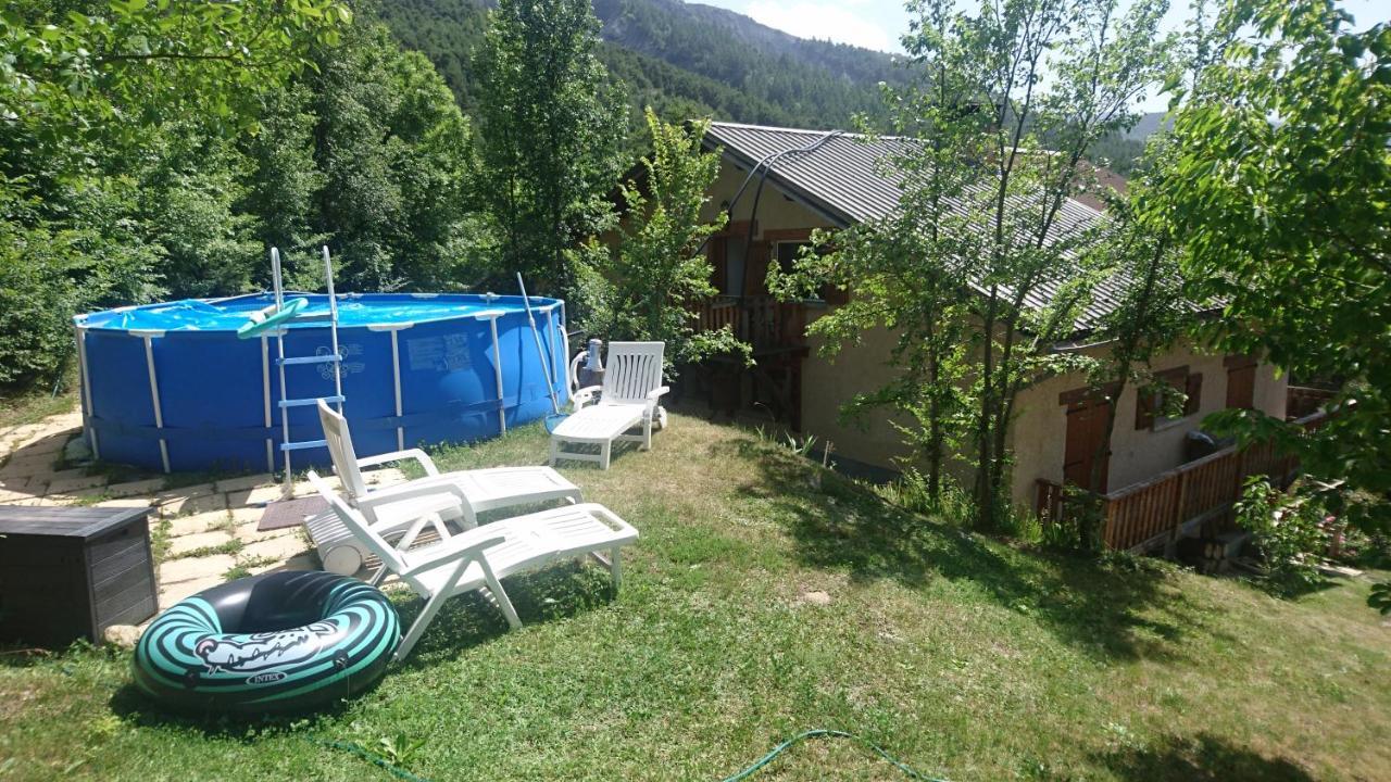 Chambre Les Ormes Enchastrayes Luaran gambar